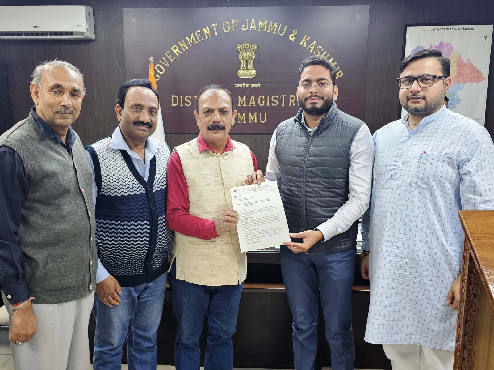 'BJP's Kashmir Displaced District Delegation Holds Summit with DC Jammu, push for Development Initiatives in Kashmiri Migrant Camps'